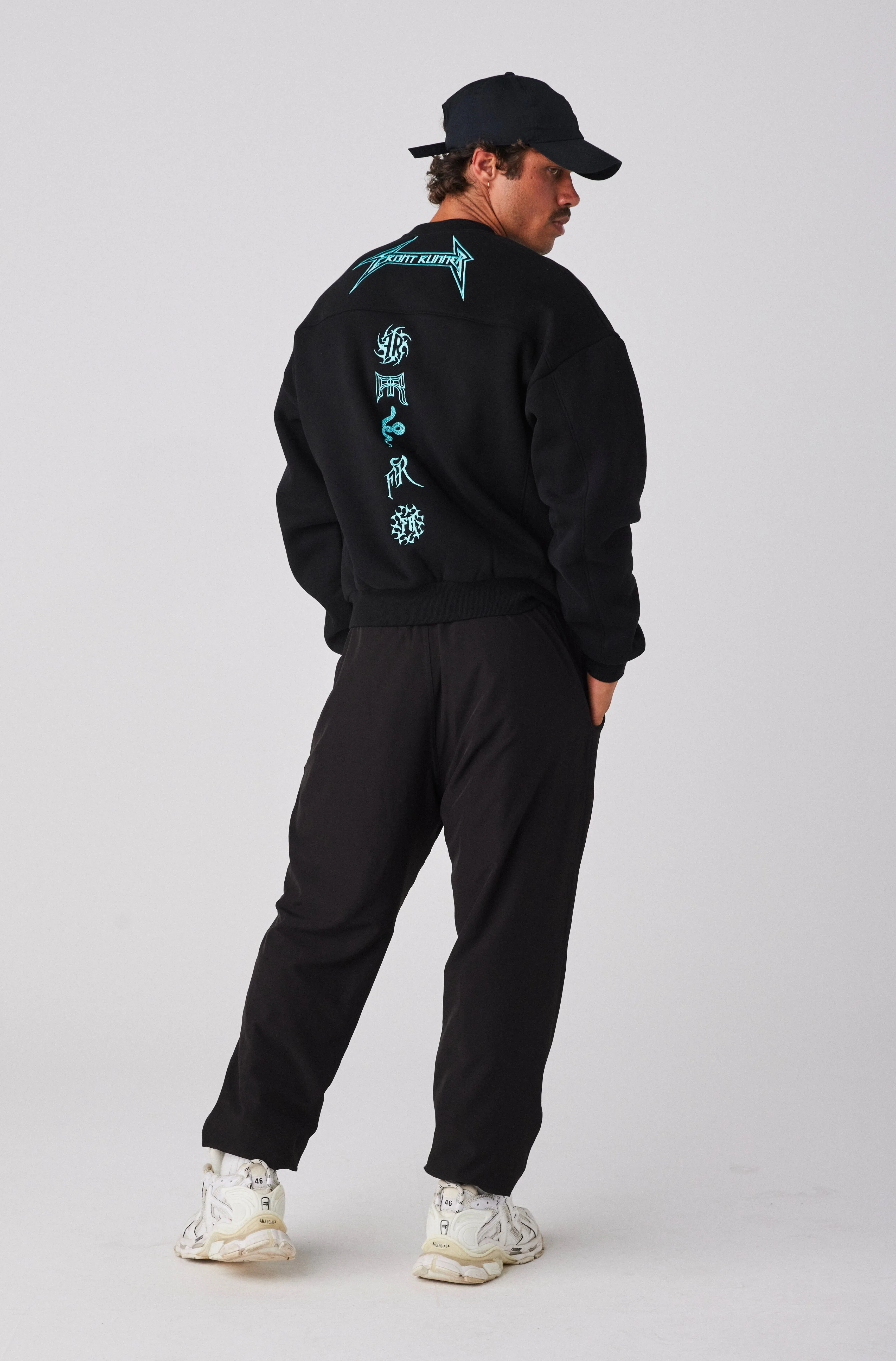Pyro Crewneck - Black Tiffany
