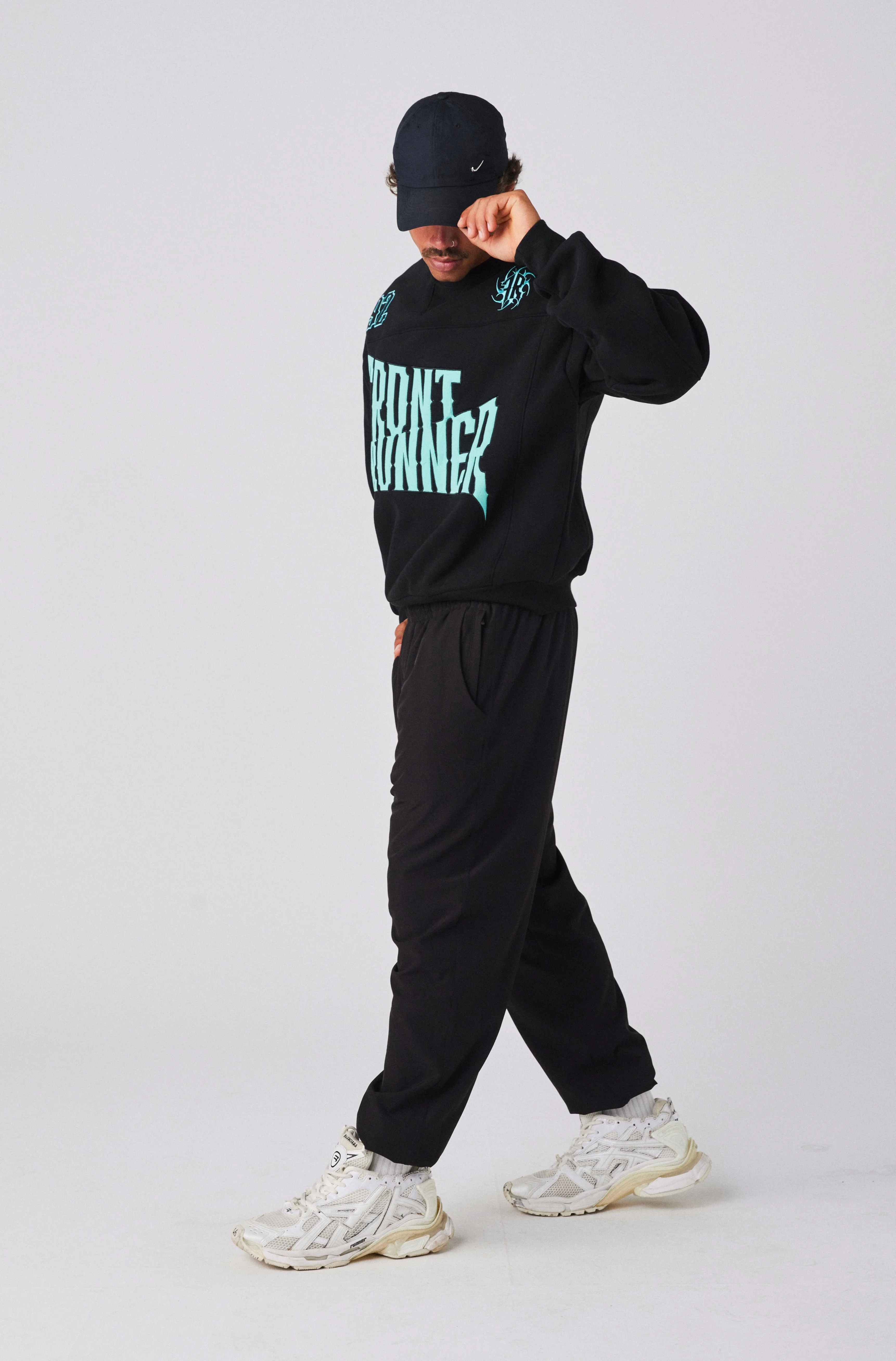 Pyro Crewneck - Black Tiffany