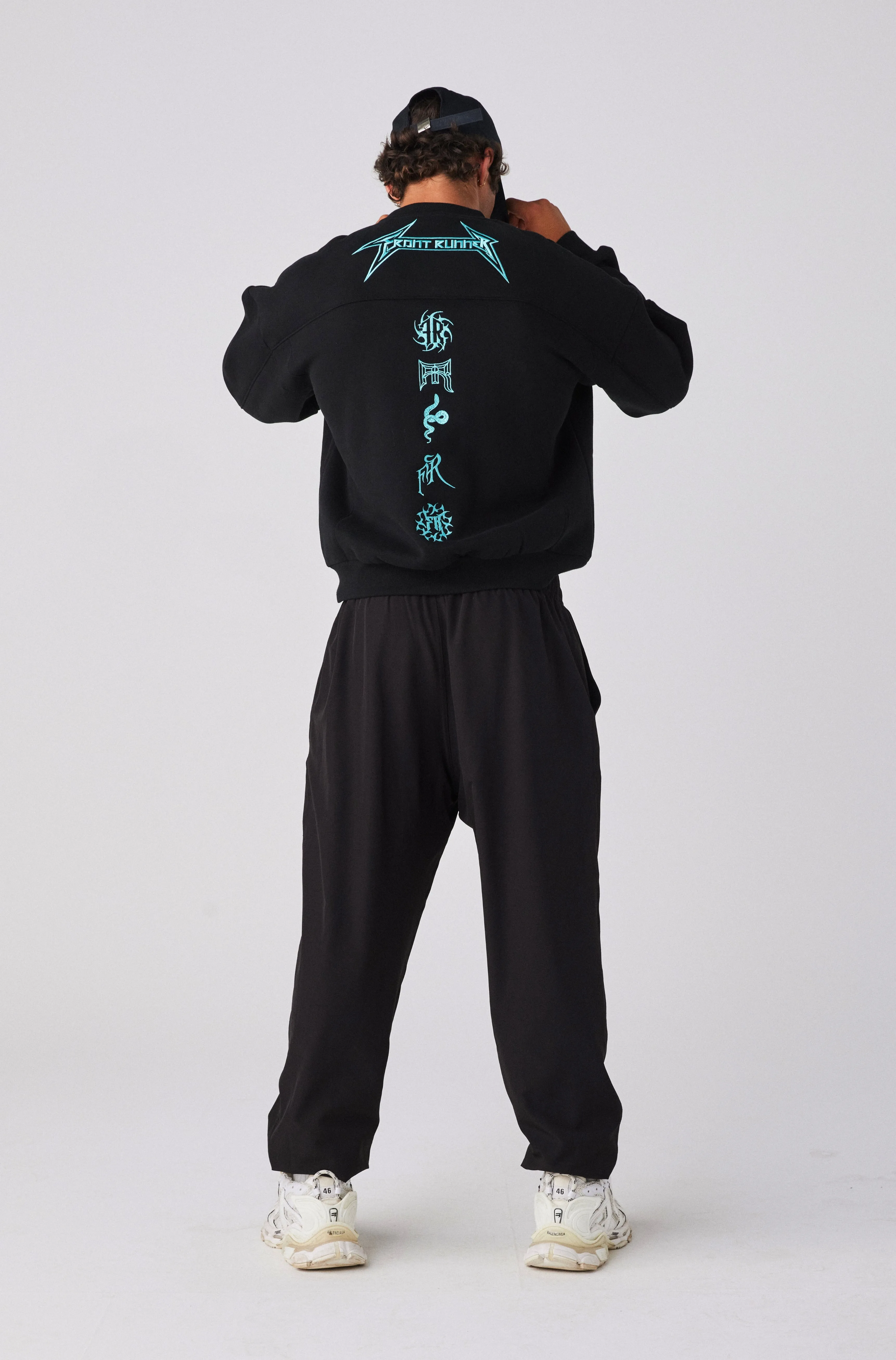 Pyro Crewneck - Black Tiffany