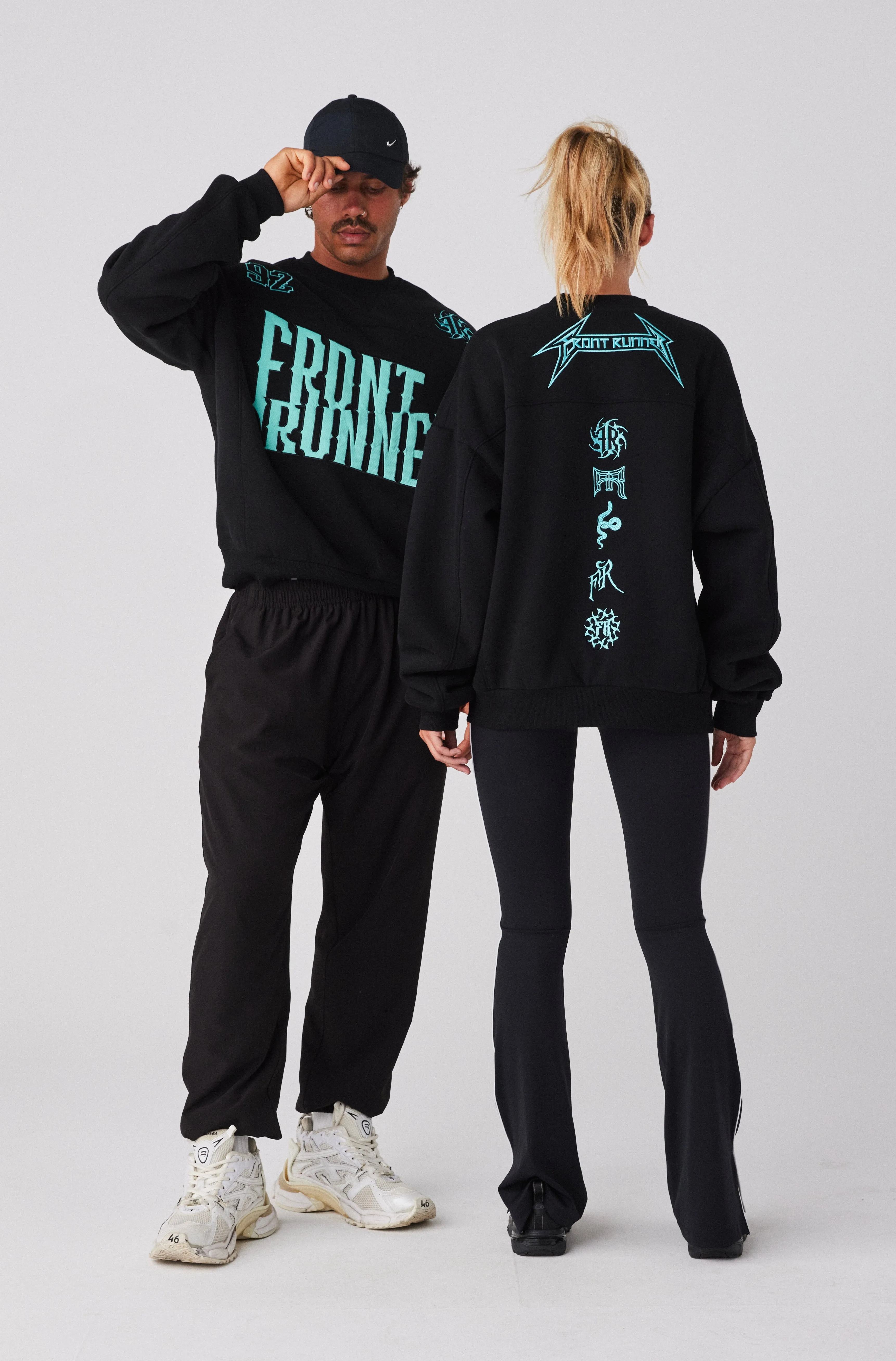 Pyro Crewneck - Black Tiffany