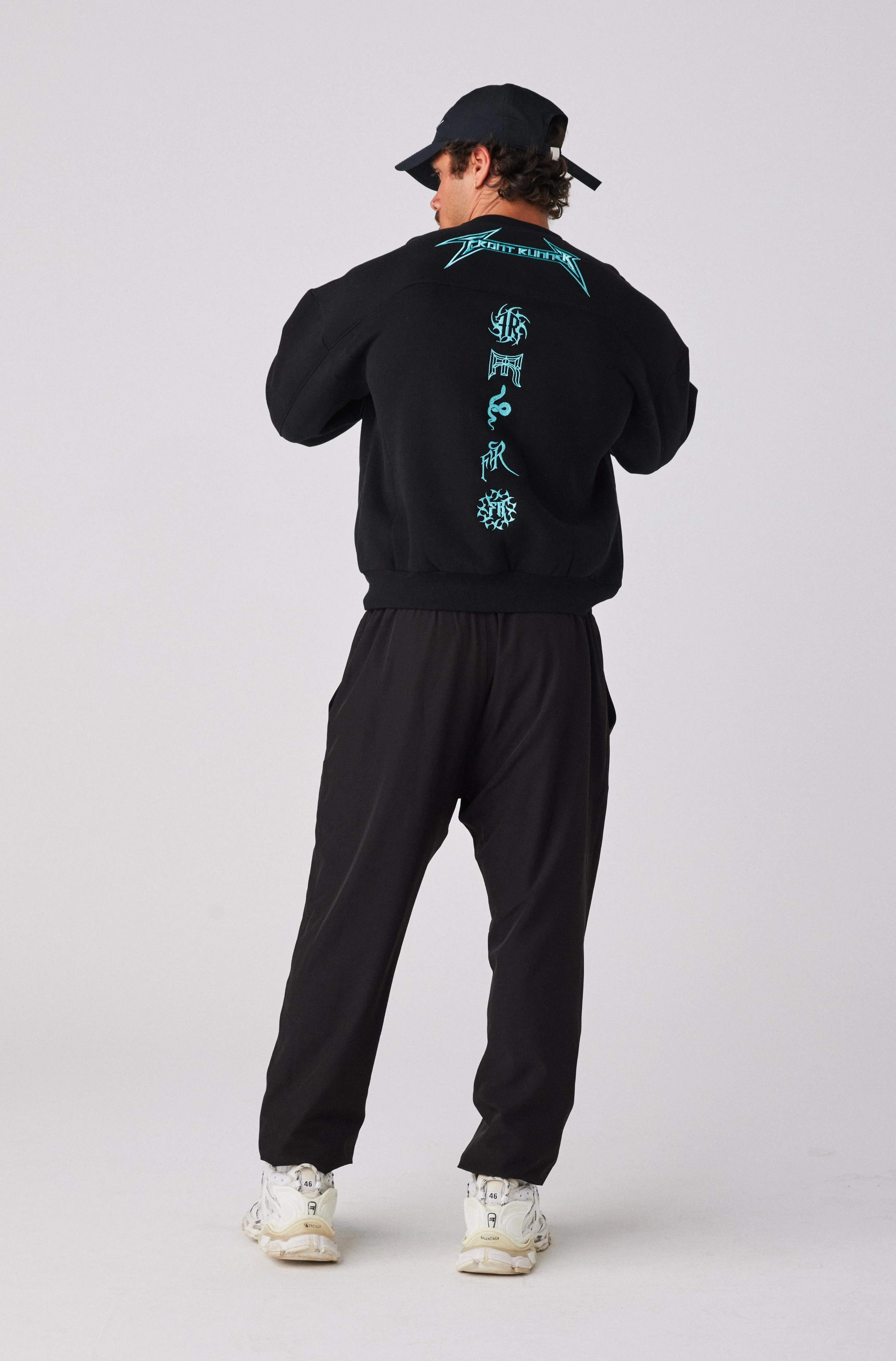 Pyro Crewneck - Black Tiffany