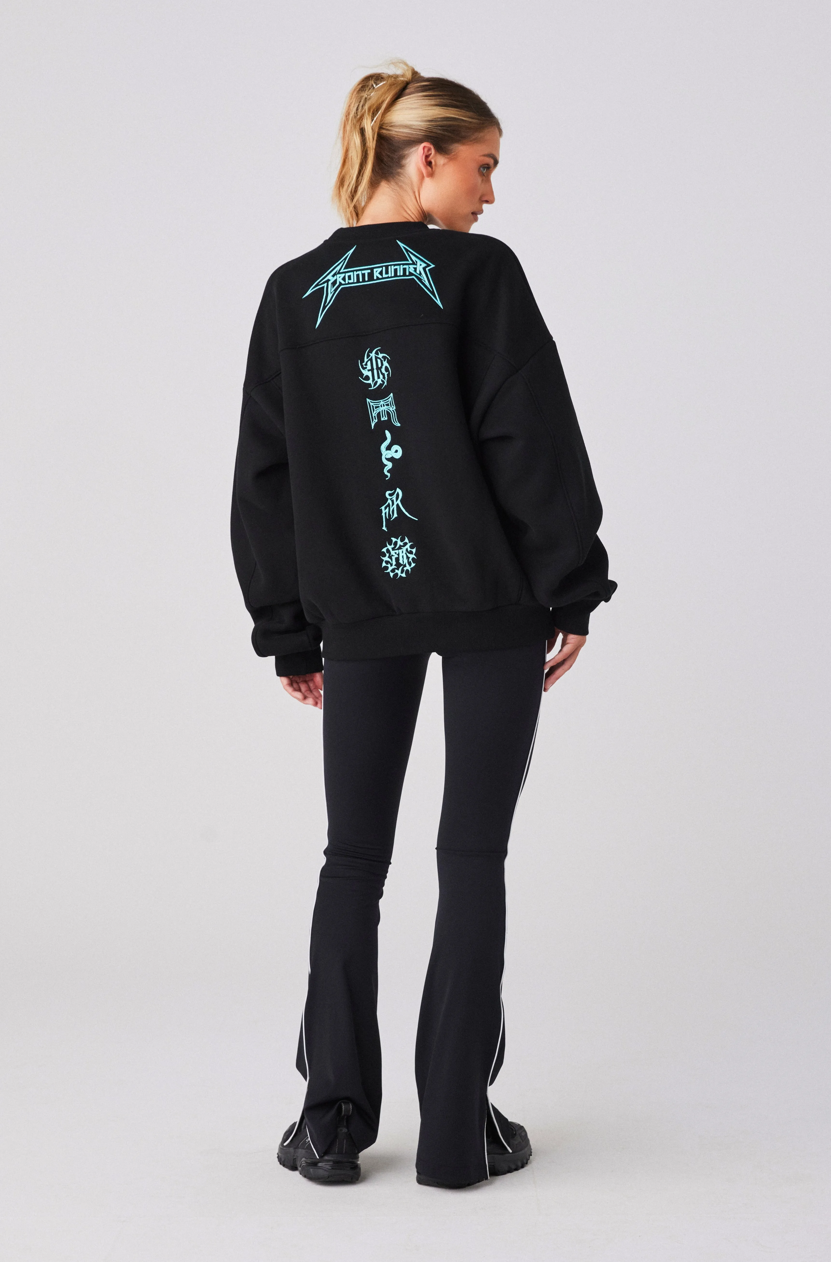 Pyro Crewneck - Black Tiffany