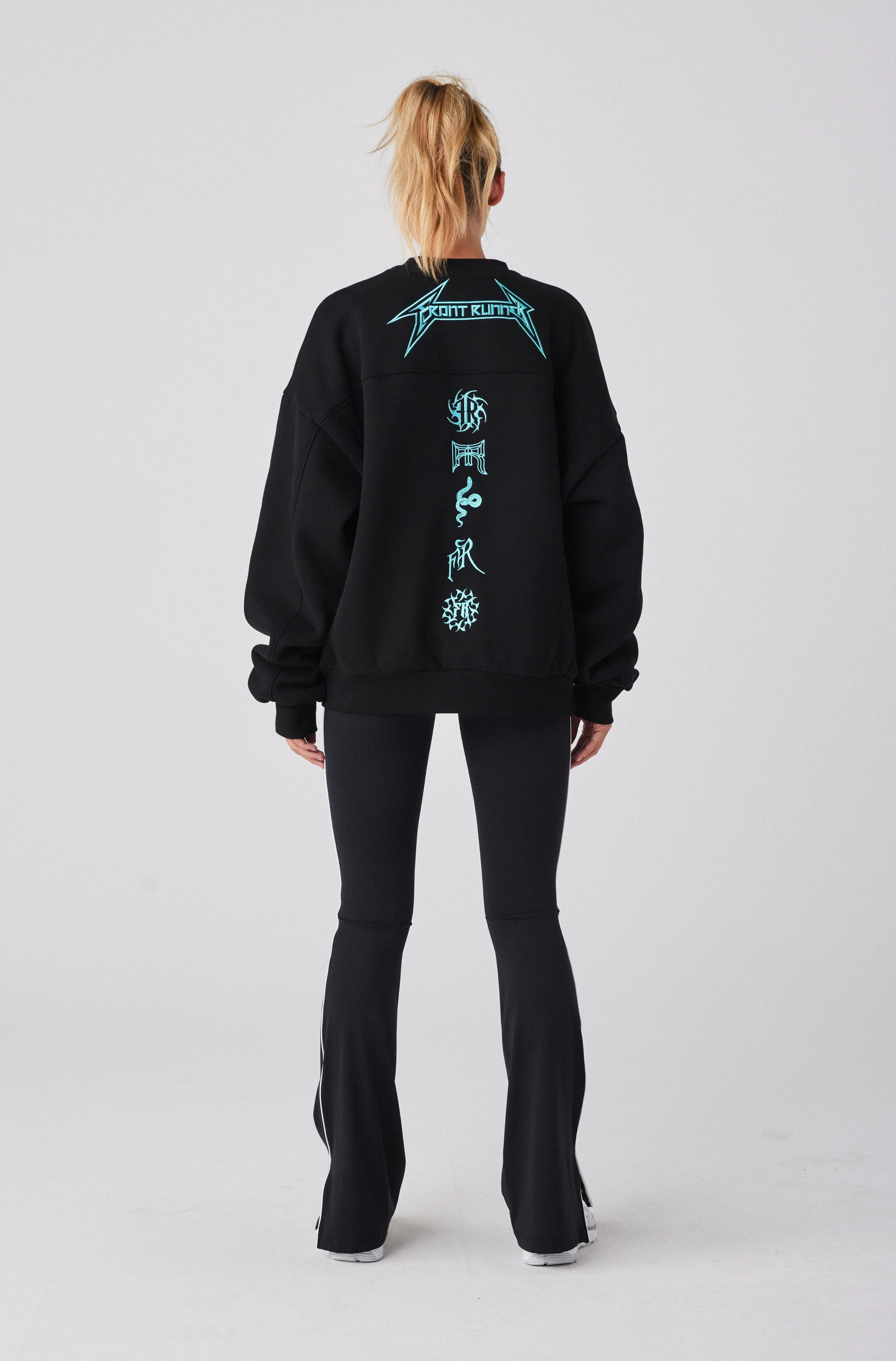 Pyro Crewneck - Black Tiffany