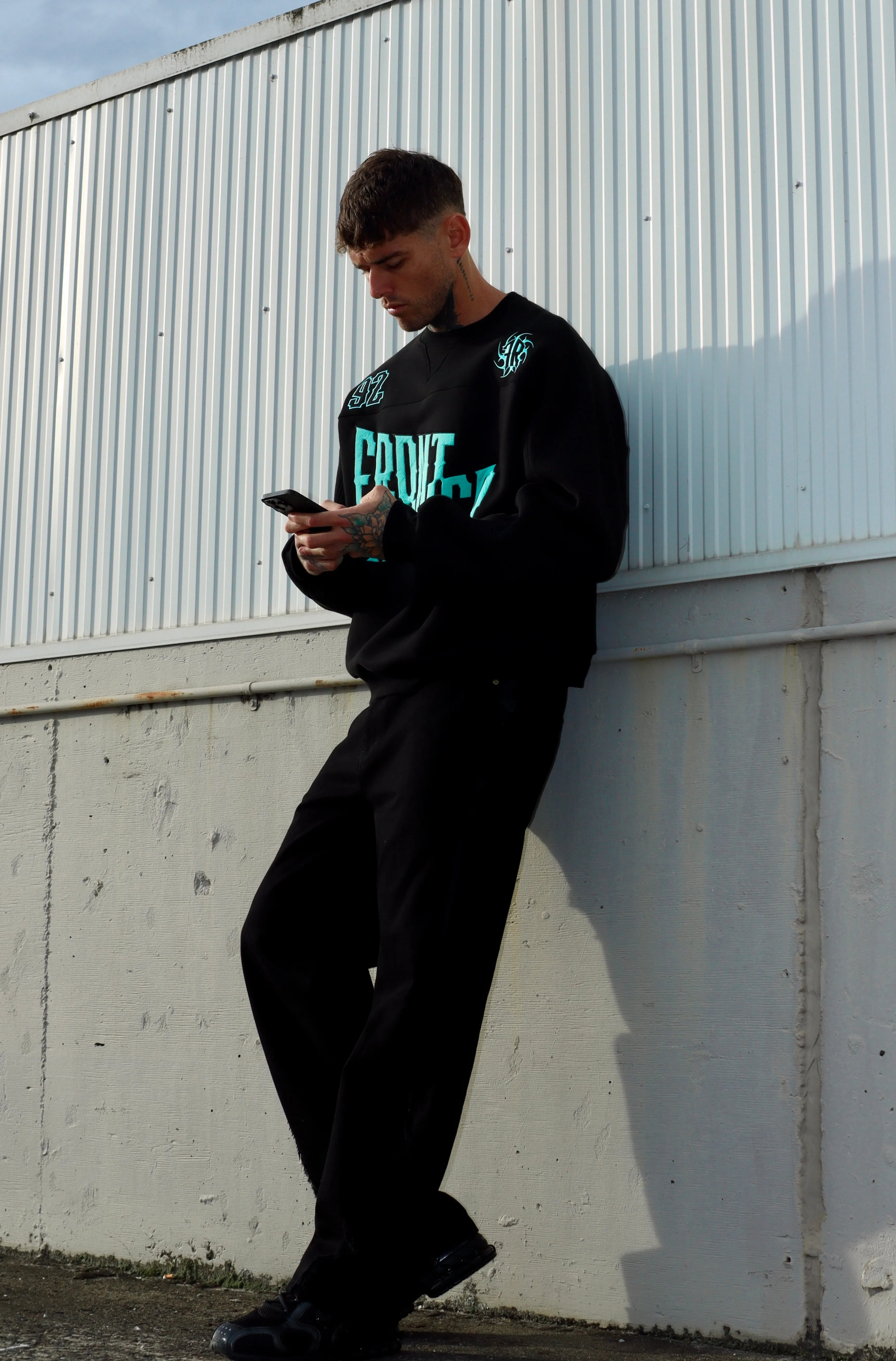 Pyro Crewneck - Black Tiffany