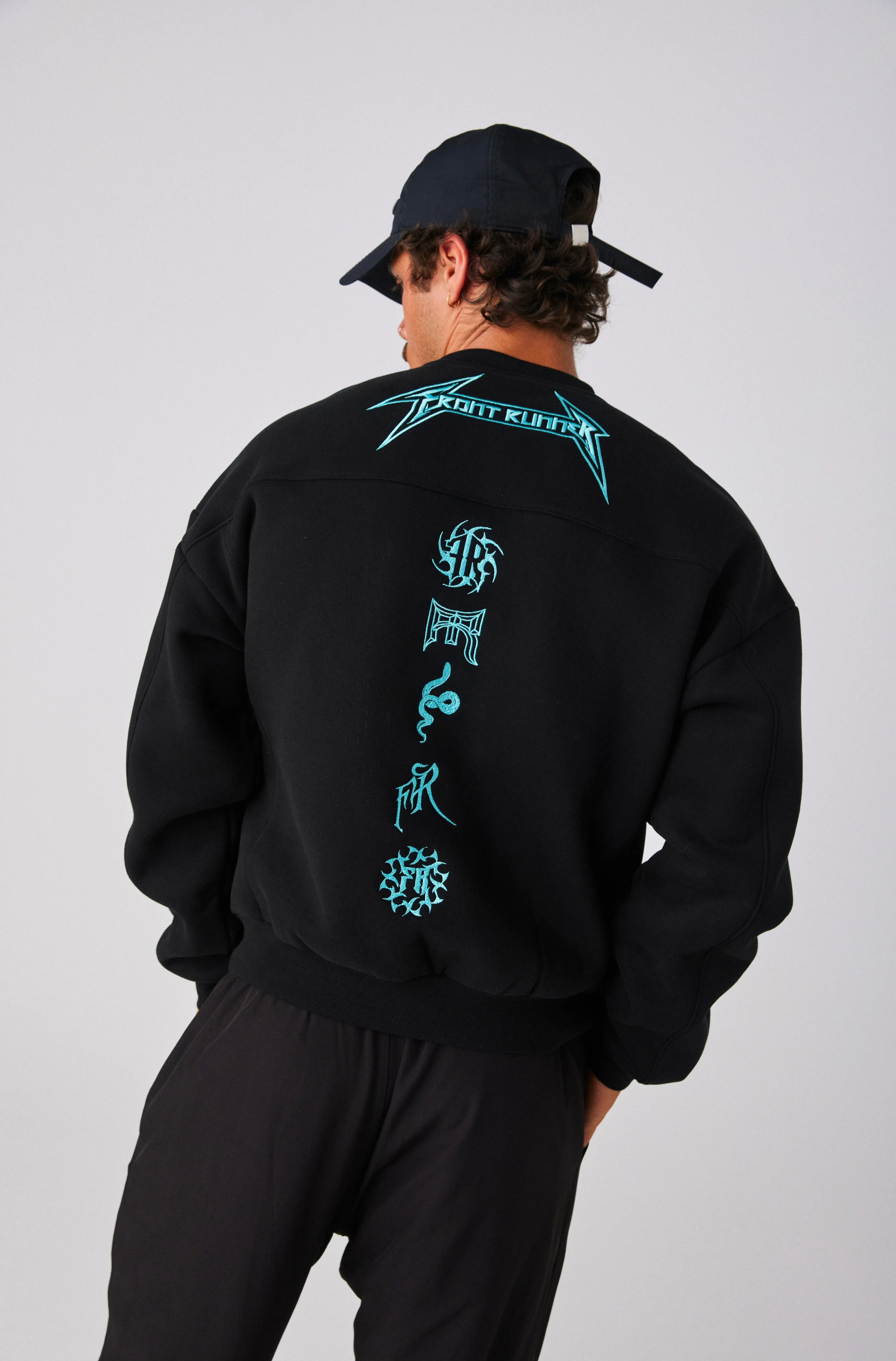 Pyro Crewneck - Black Tiffany